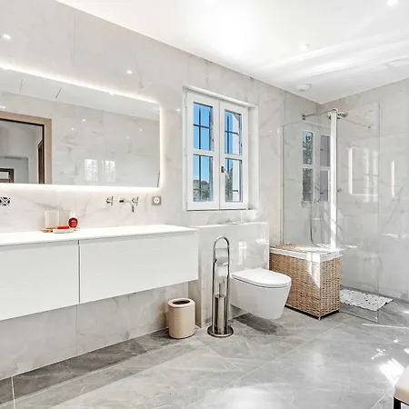Exceptional Villa- Ac- 5br-10p- Baie Des Canebiers ヴィラ *