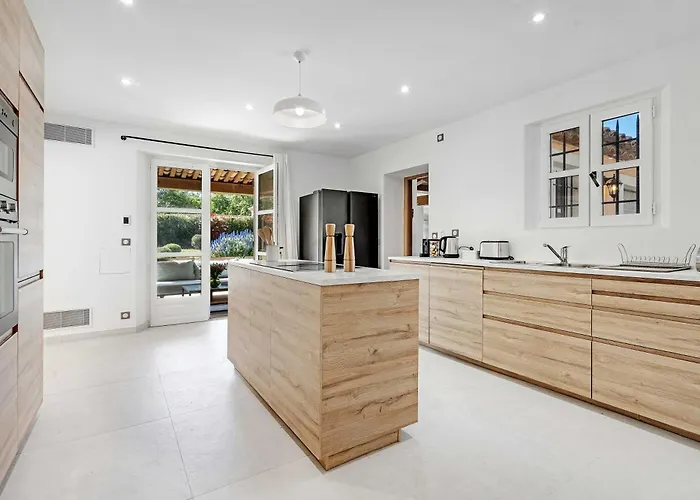 Exceptional Villa- Ac- 5br-10p- Baie Des Canebiers Villa *